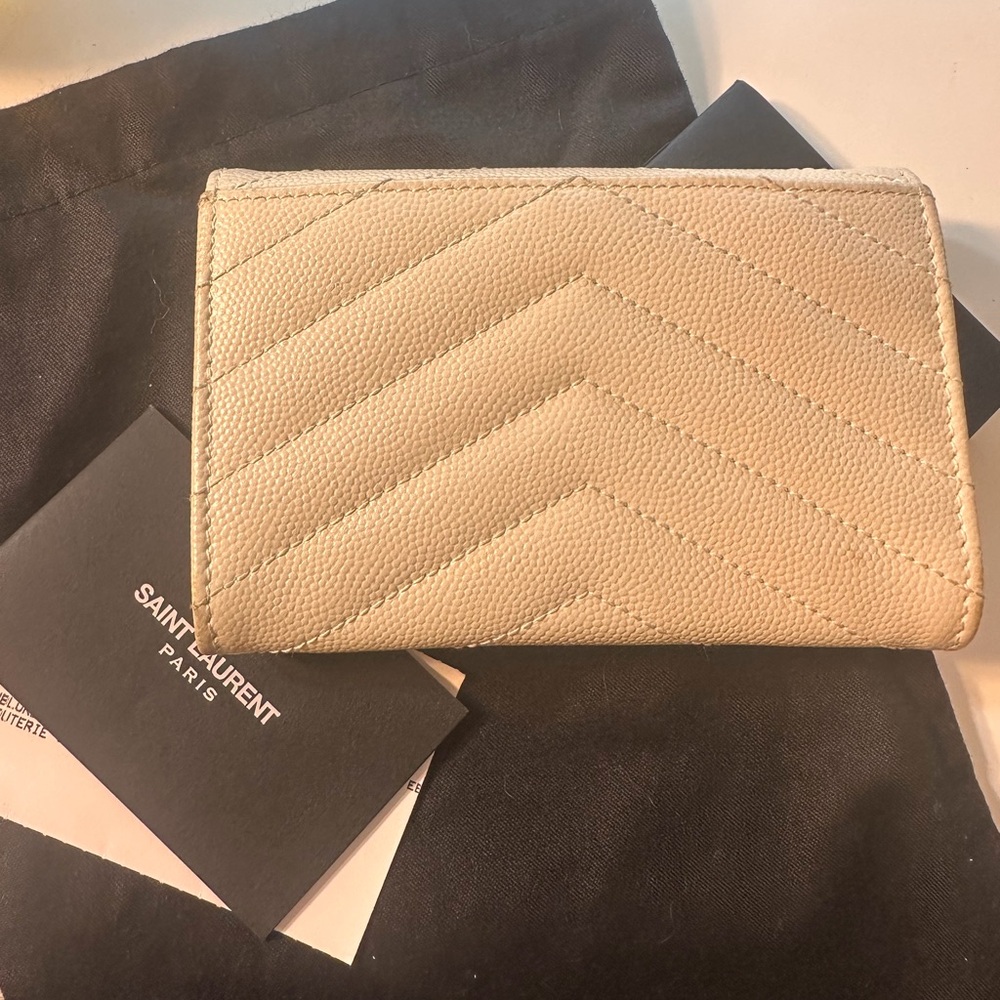 Saint Laurent Ivory Quilted Leather Wallet - Picture 7 of 10